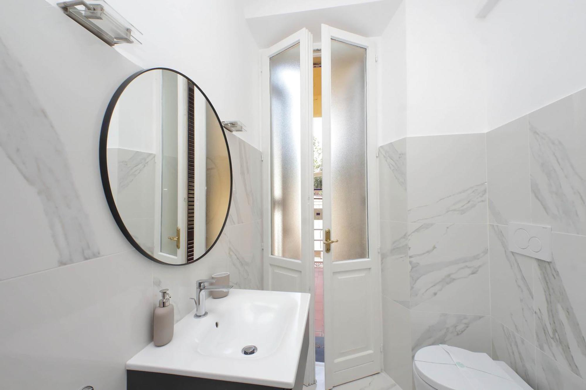 Apartamento Ych-comfortable 2 Bedrooms Flat Near Colosseum *